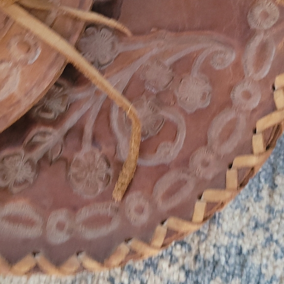 Hand Tooled Vintage Leather Bag - Picture 4 of 16